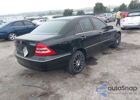 2004 Mercedes-Benz C 320 4Matic из США, поврежденный, VIN WDBRF84J54F448386